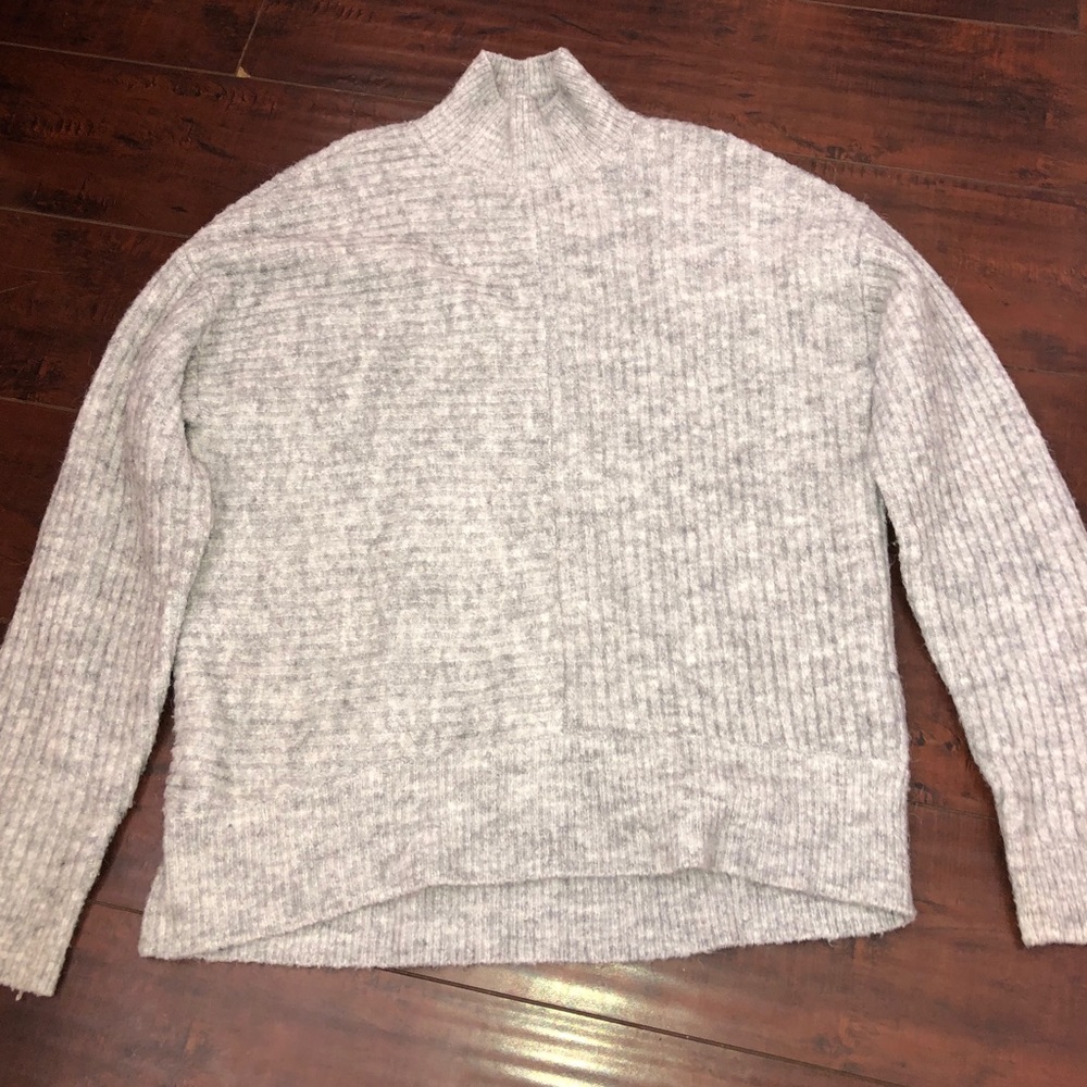 H&M LIGHT GREY TURTLE NECK SWEATER🙌🏻